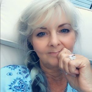 Meet your Posher, Marcia